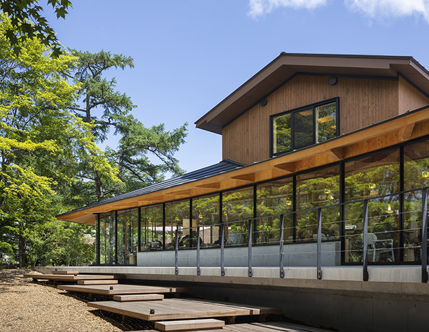 Karuizawa Commongrounds, a community facility that fosters local exchange in the forests of Karuizawa.