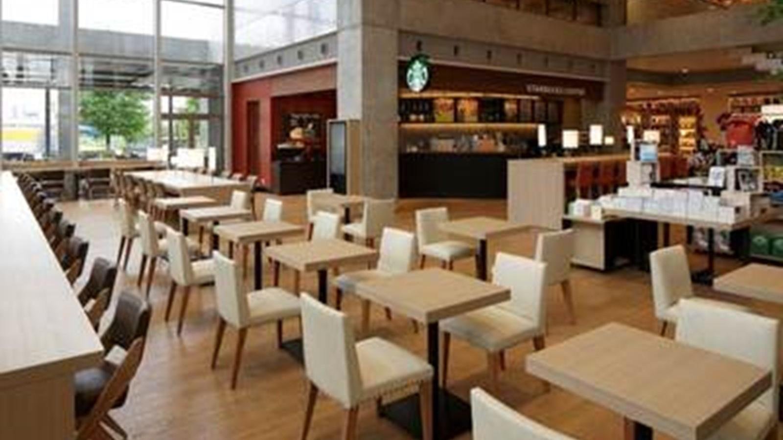 一个可以一边喝咖啡一边看书的咖啡馆空间