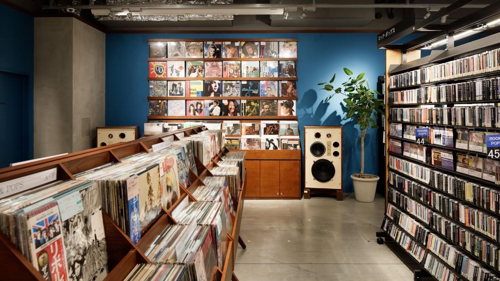 「毎日がレコード市」を謳い、有名レコード店と提携したコーナーを展開
