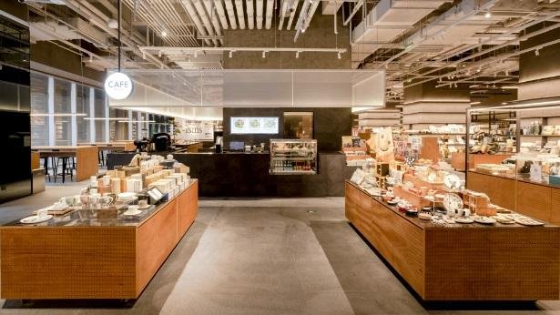 TSUTAYA BOOKSTORE 深圳中洲湾店