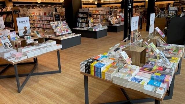 TSUTAYA BOOKSTORE滝川 内観写真