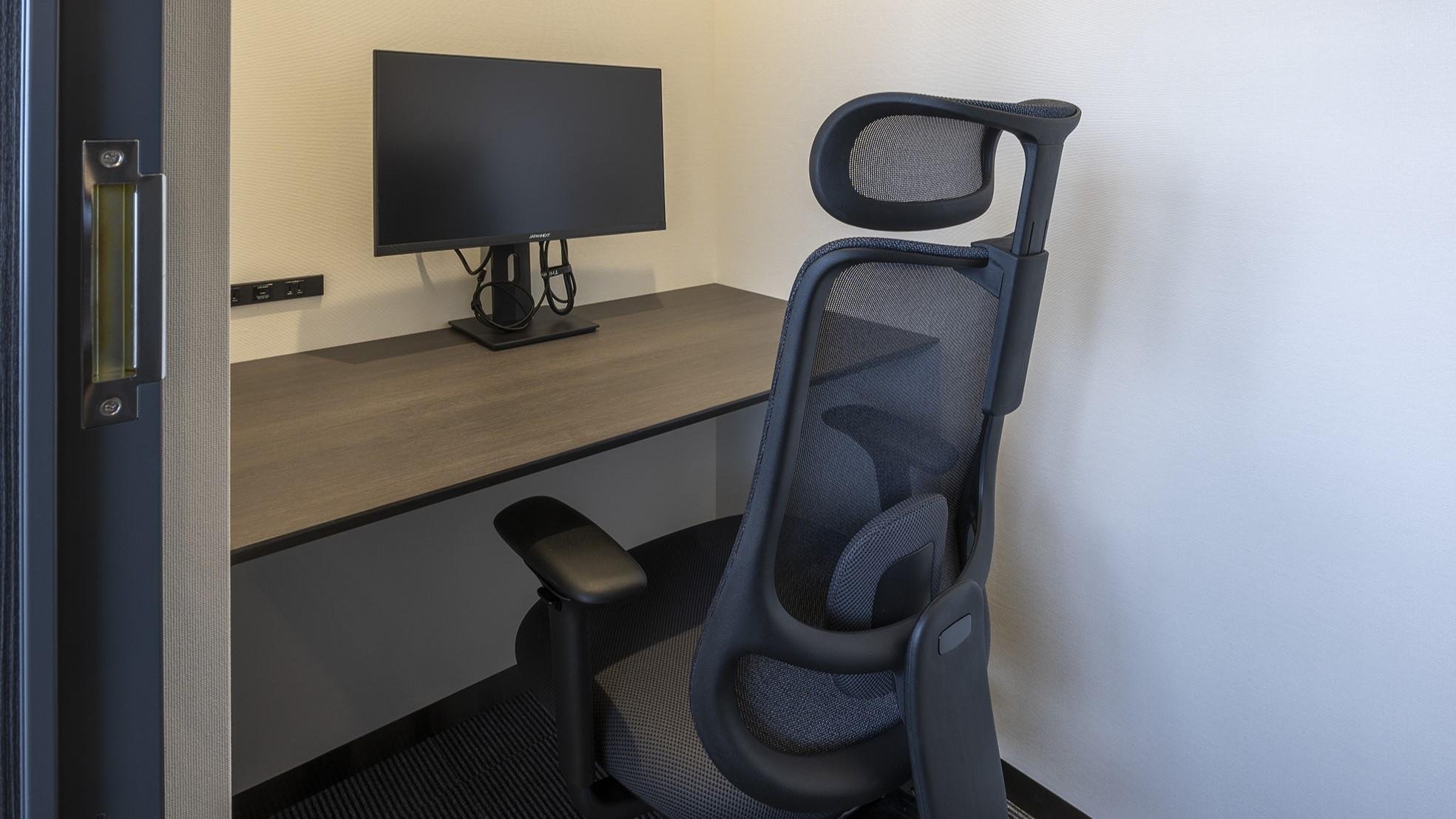 「SHARE LOUNGE晴海トリトン with H¹T」の店内画像です。