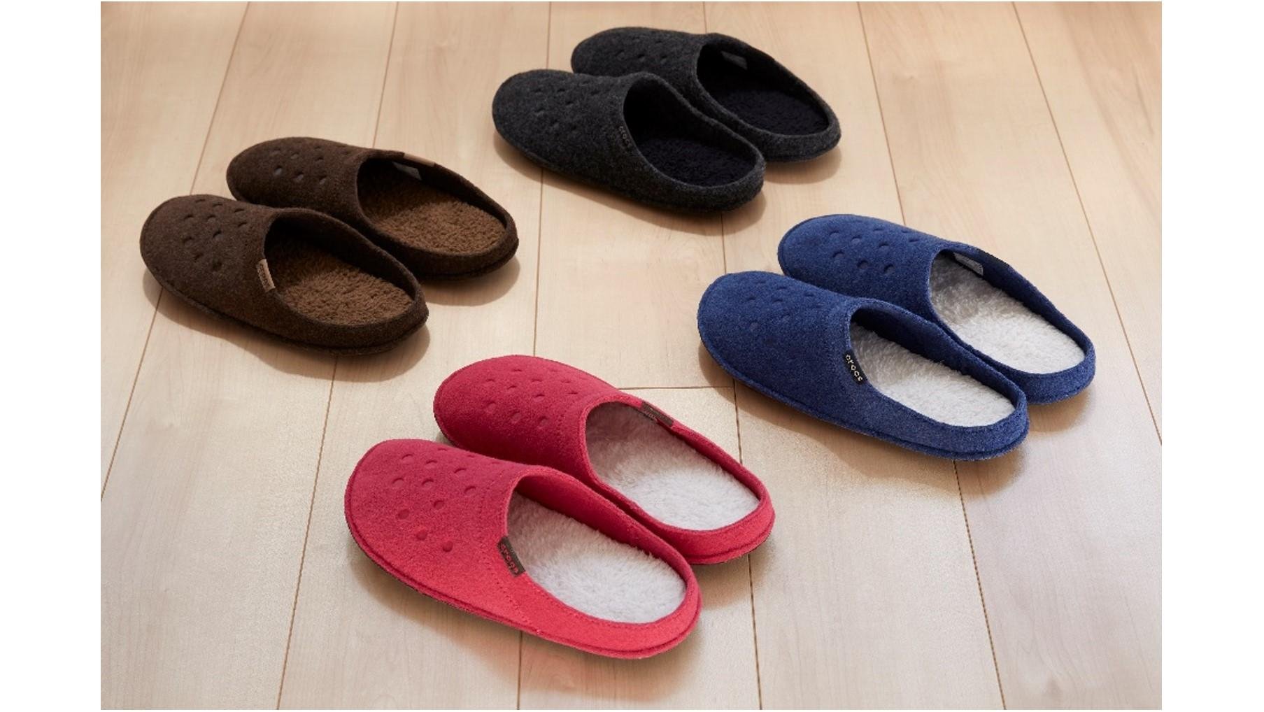 "TSUTAYA人気雑貨ランキング" 年末の人気雑貨1位TSUTAYA限定「おうち☆クロックス」、2位「本を読むためのマグカップ」、3位ドラマ「逃げ恥」で話題の「Lumiosf」の説明画像です