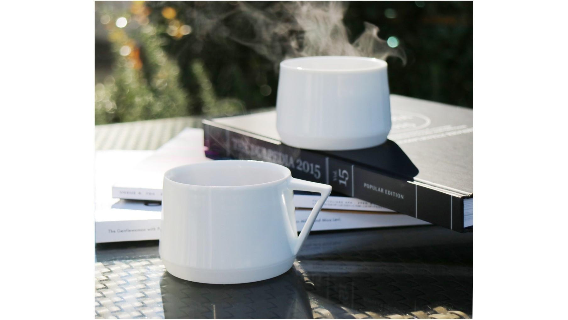 "TSUTAYA人気雑貨ランキング" 年末の人気雑貨1位TSUTAYA限定「おうち☆クロックス」、2位「本を読むためのマグカップ」、3位ドラマ「逃げ恥」で話題の「Lumiosf」の説明画像です