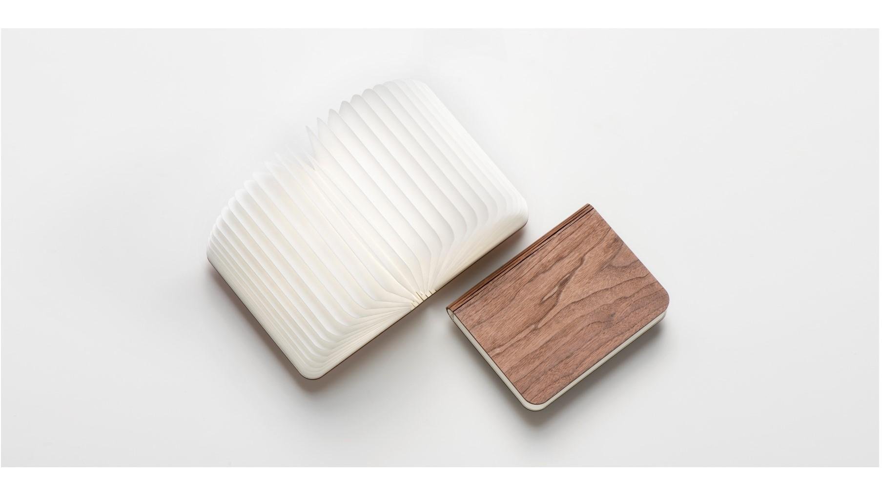 "TSUTAYA人気雑貨ランキング" 年末の人気雑貨1位TSUTAYA限定「おうち☆クロックス」、2位「本を読むためのマグカップ」、3位ドラマ「逃げ恥」で話題の「Lumiosf」の説明画像です