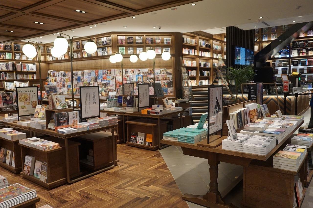 「2018年末までに、「TSUTAYA BOOKSTORE」を台湾に5店舗出店予定」の説明画像です