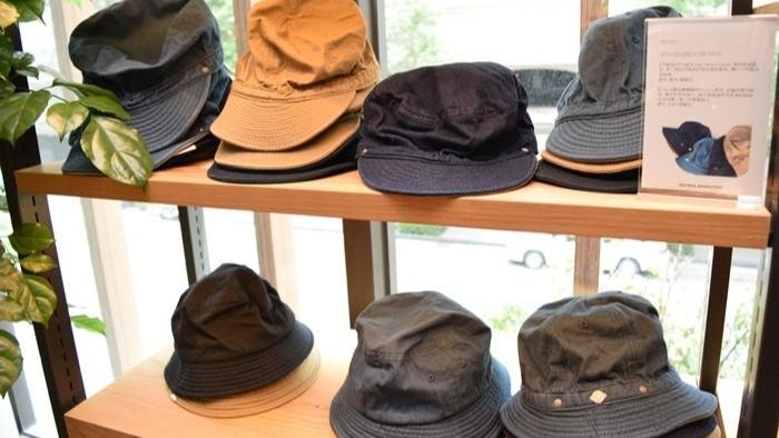 這是位於台中文化藝術區、周圍環繞著現代建築的「TSUTAYA BOOKSTORE 台中市政府店」書店及咖啡館的說明圖，該店將於 4 月 26 日開幕。