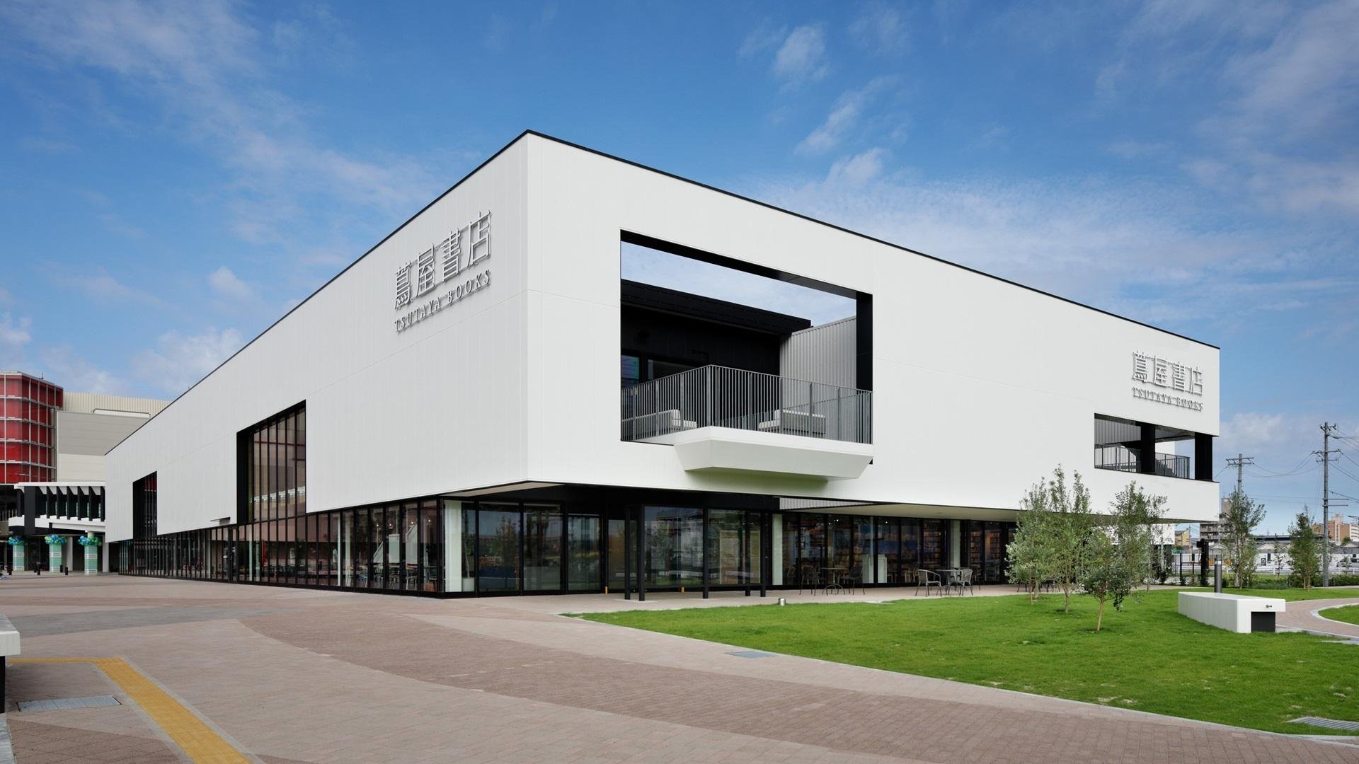 「WITH FAMILY」をテーマにした 名古屋みなと 蔦屋書店オープンの説明画像です