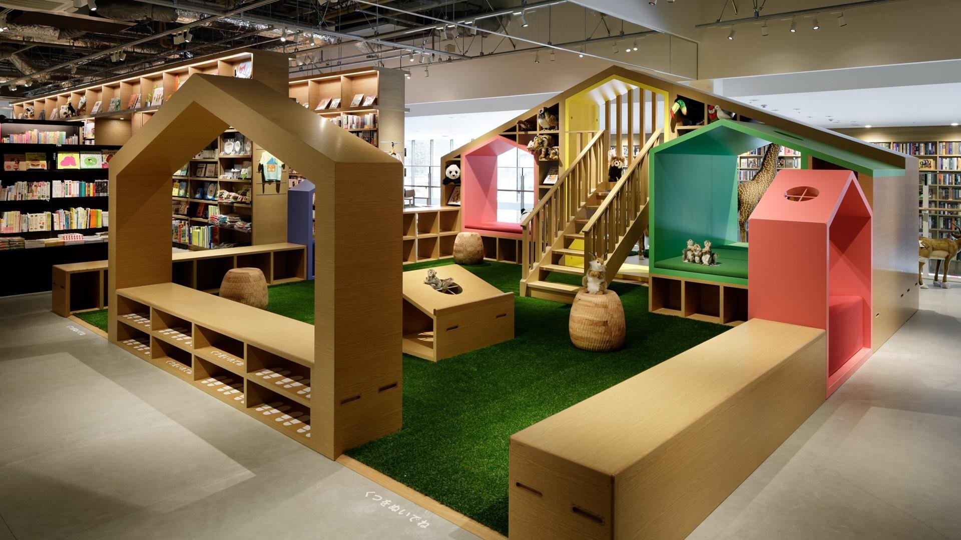 「WITH FAMILY」をテーマにした 名古屋みなと 蔦屋書店オープンの説明画像です