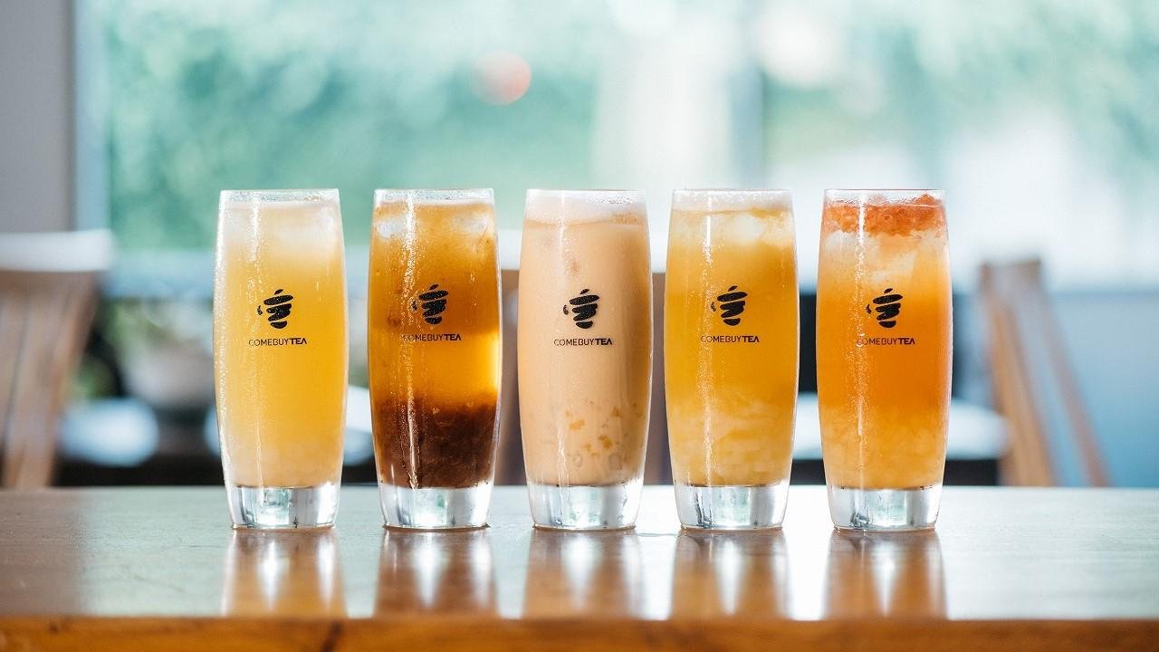 This is an explanatory image of the grand opening of the first store of 