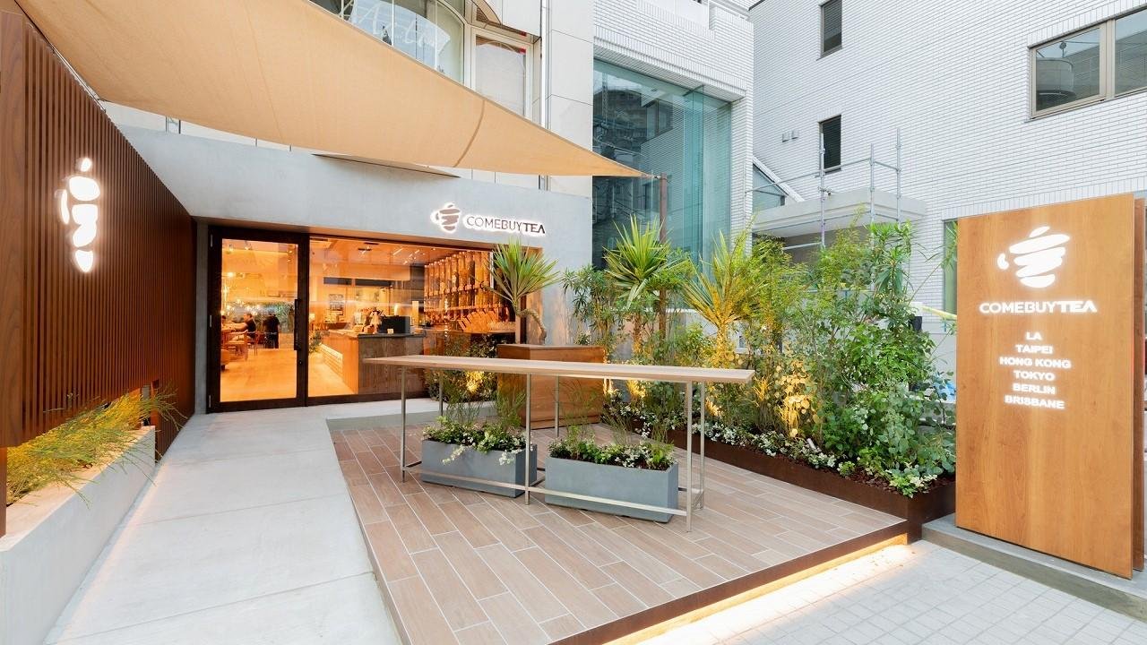 This is an explanatory image of the grand opening of the first store of 