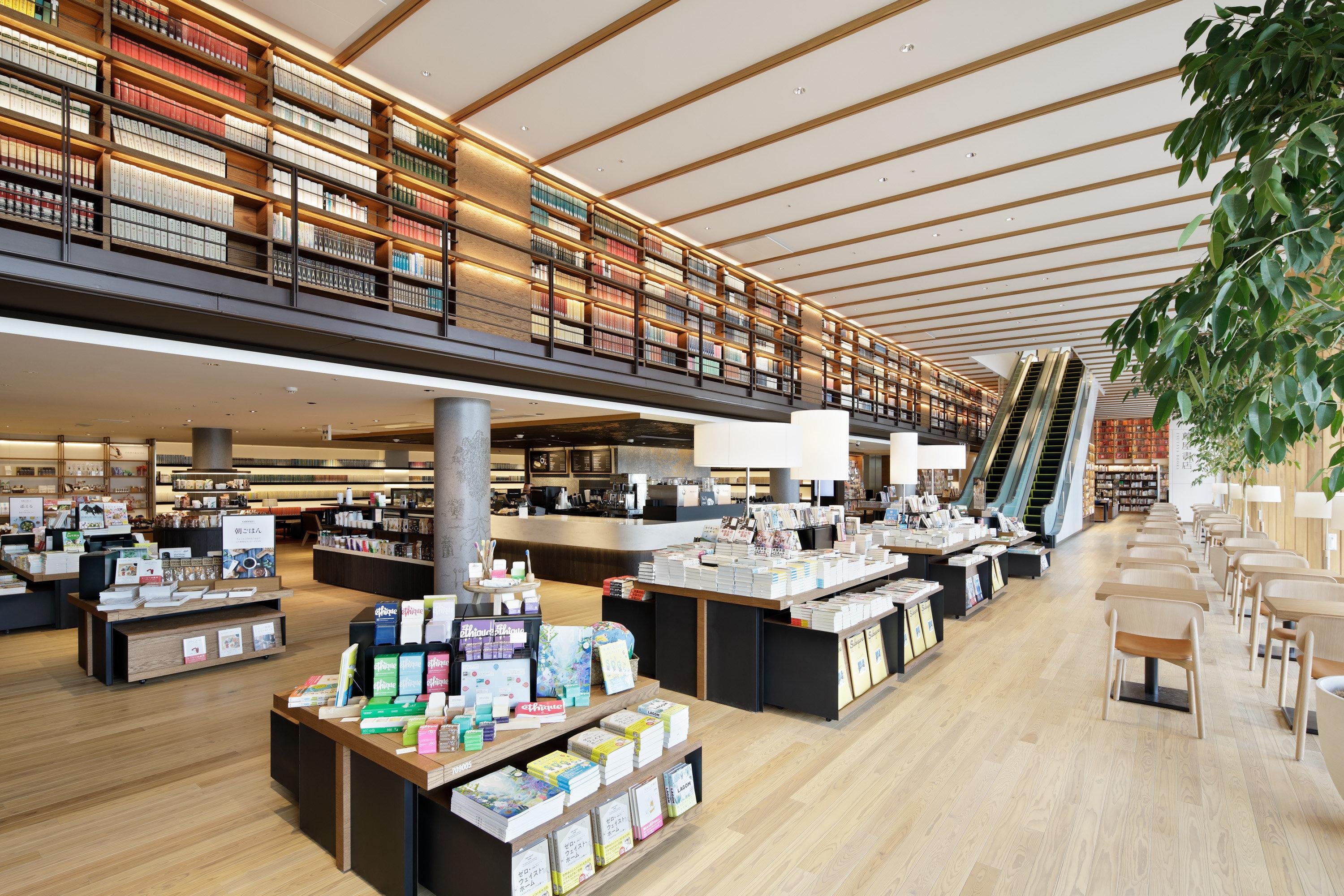 This is an image of Wakayama City Library, a place that cultivates intellect and sensitivity. 