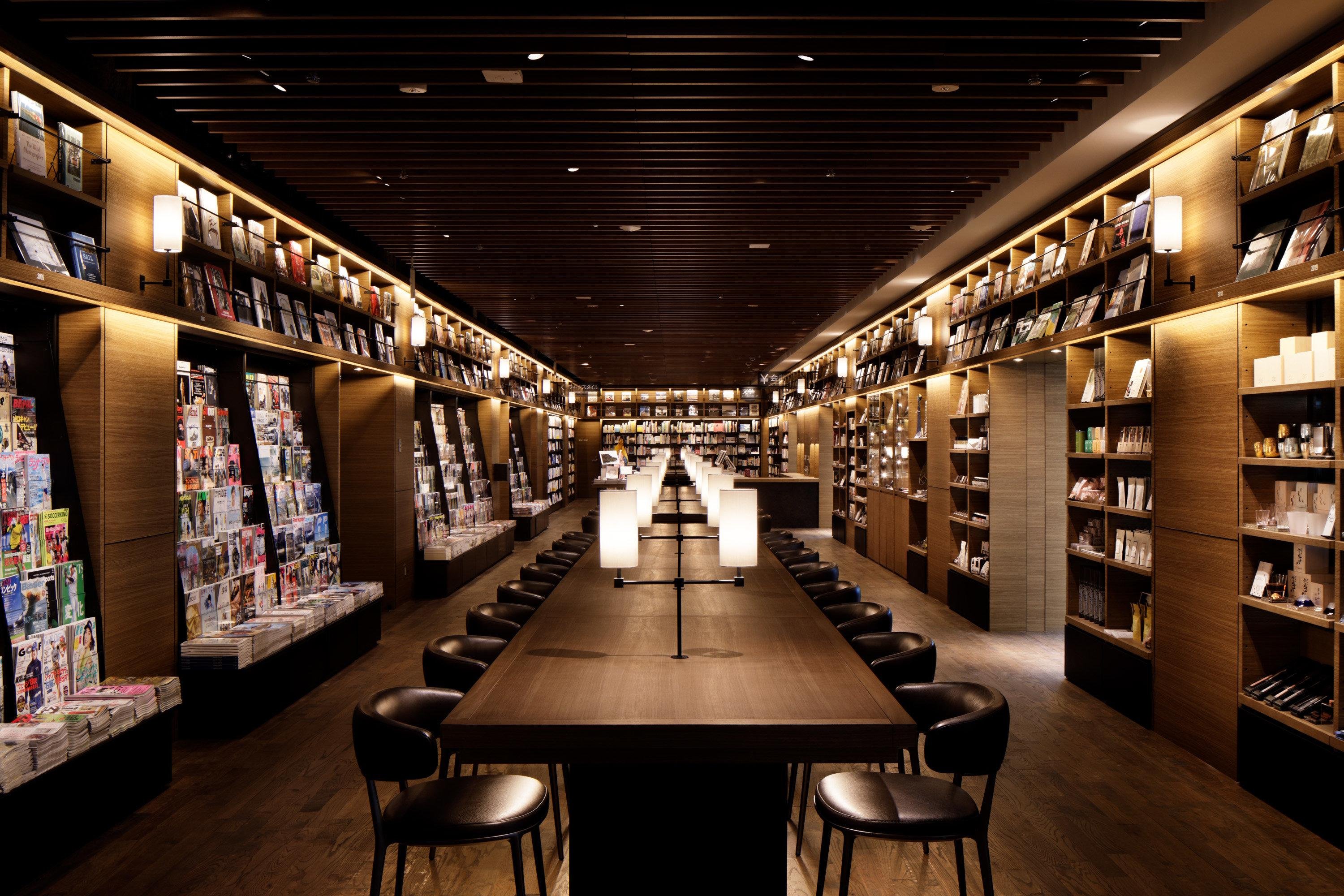 蔦屋書店の内装の意匠です