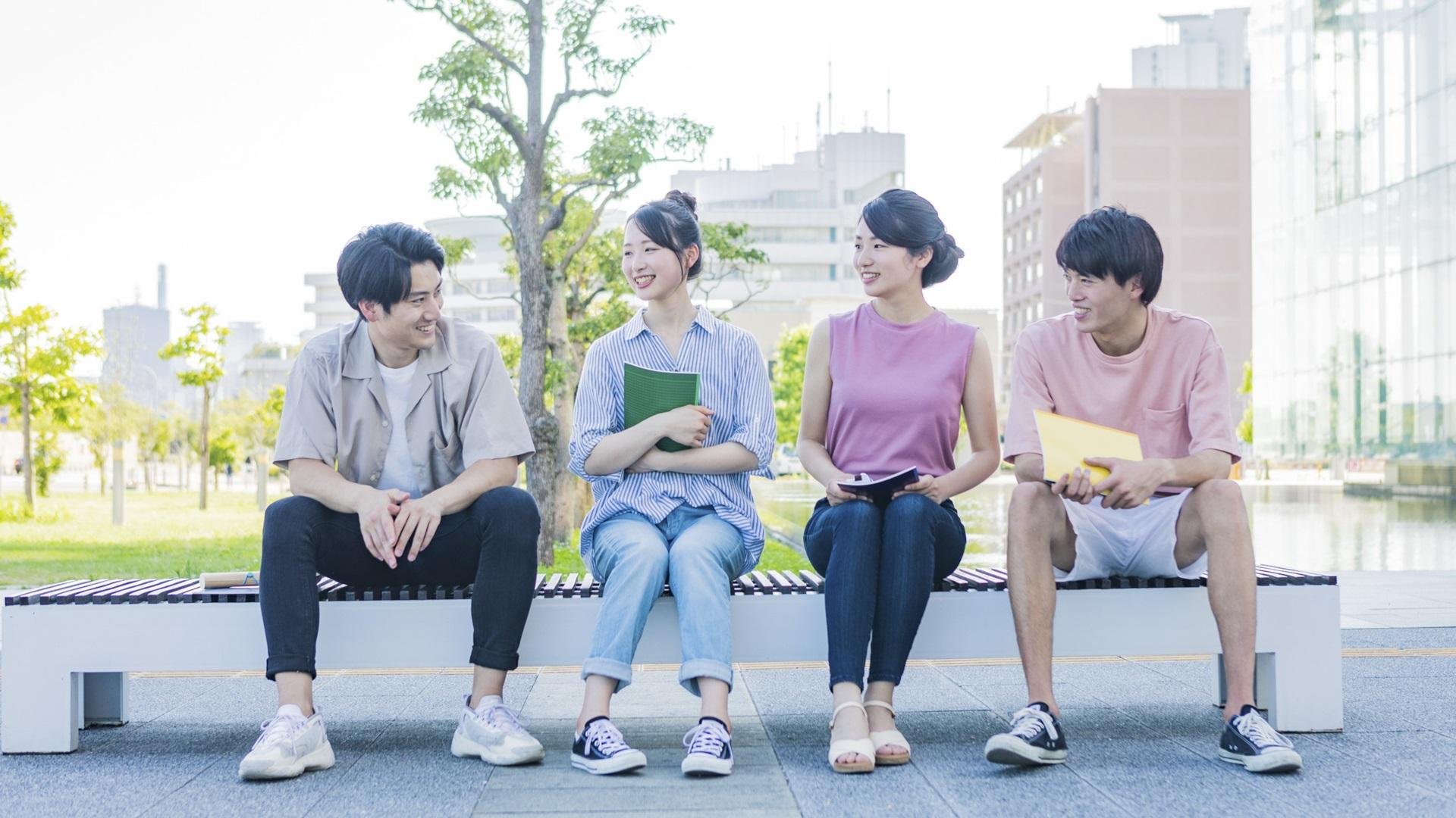 『若者のライフスタイルに関するアンケート調査』20歳のいまの悩みは「仕事・就職のこと」、やりたいことは6割が決まっているのメイン画像です。