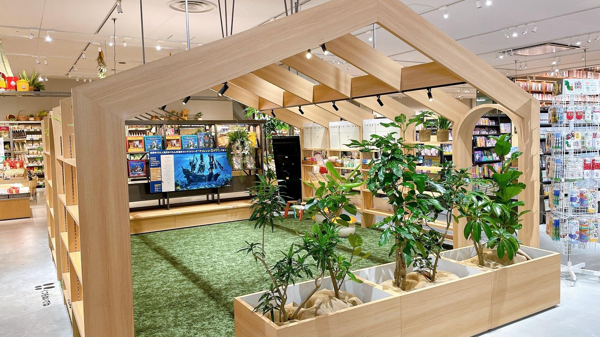 这是东海地区第一家 TSUTAYA BOOKSTORE 书店“TSUTAYA BOOKSTORE Noritake-Shinmachi”的说明图，该店将于 10 月 27 日星期三开业！