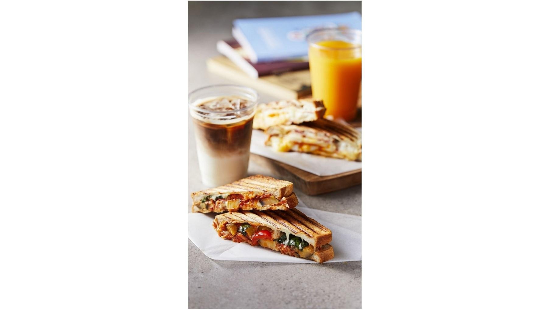 这是上海第二家茑屋书店“上海前滩太古里茑屋书店”的介绍图，该店将于11月12日开业。