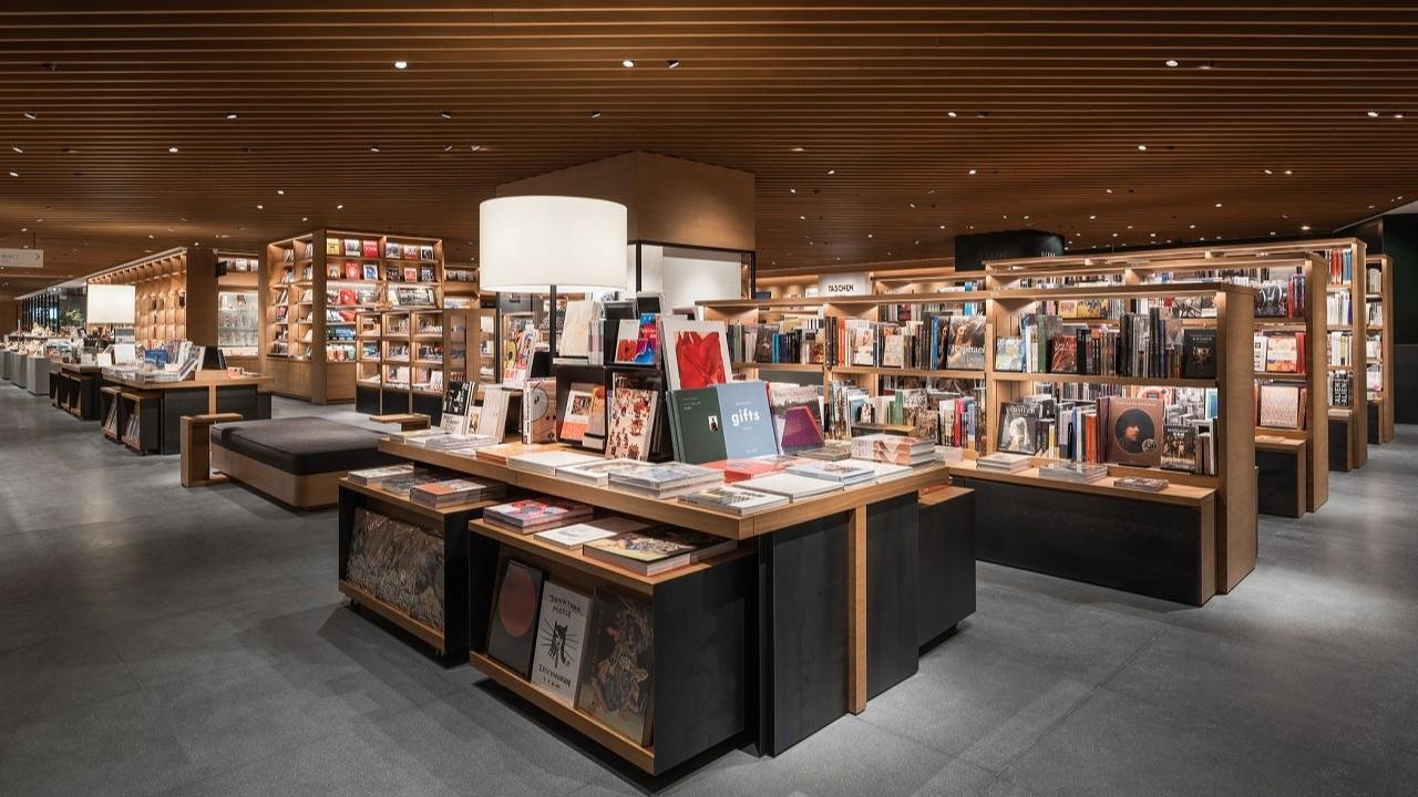 这是上海第二家茑屋书店“上海前滩太古里茑屋书店”的介绍图，该店将于11月12日开业。