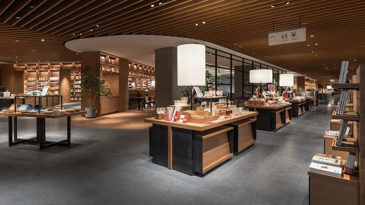 这是上海第二家茑屋书店“上海前滩太古里茑屋书店”的介绍图，该店将于11月12日开业。