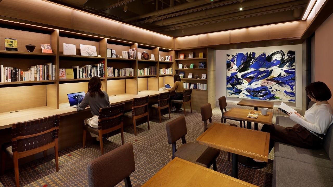 這是 SHARE LOUNGE 於 2021 年 12 月 3 日星期五在代官山 T-Site 開業的說明圖。