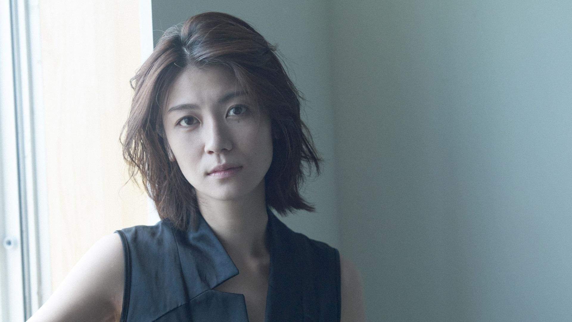 这是 CCC 营销集团使命“独特数据，小而快乐”的解释性图片，旨在以品牌影片的形式展现“小而快乐”的世界。