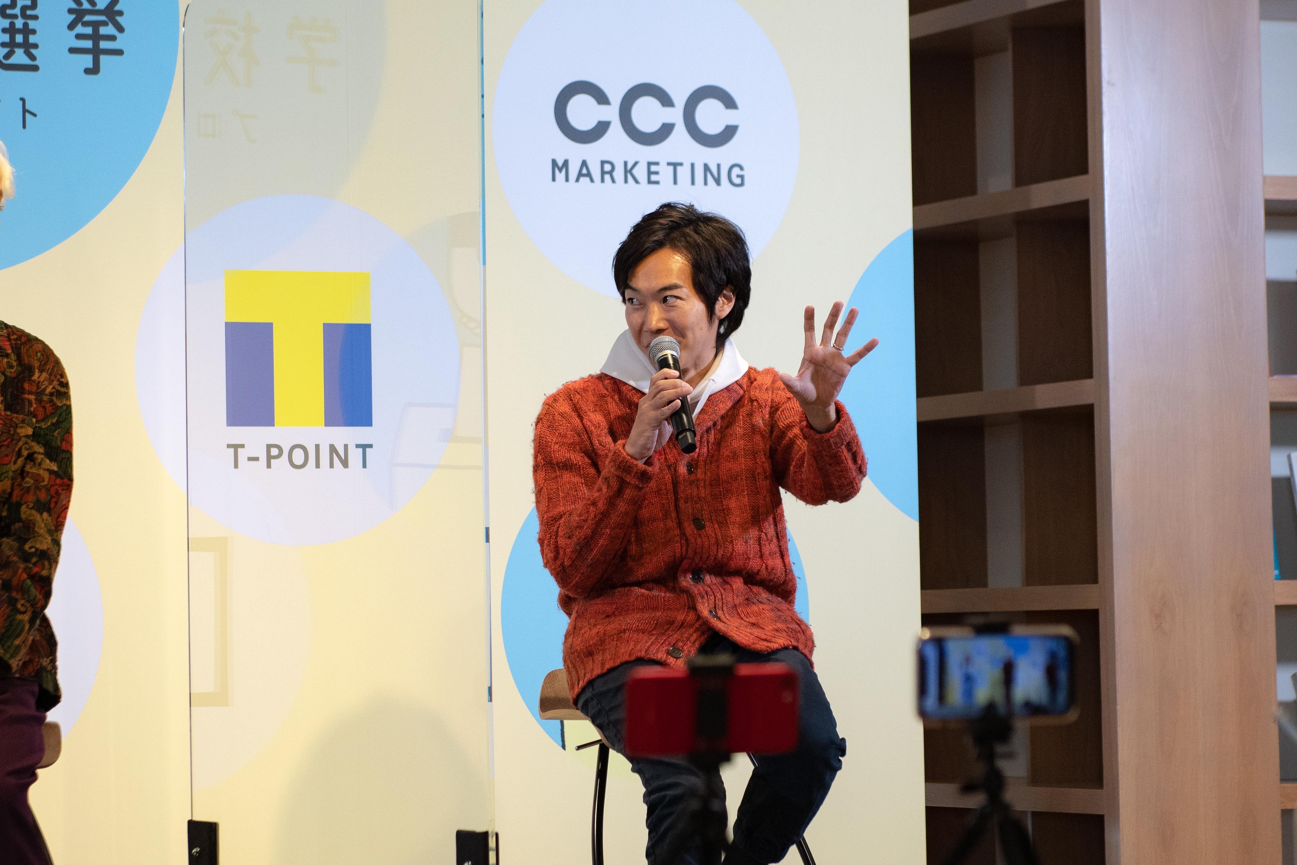 这是参议院议员乙北俊的照片。