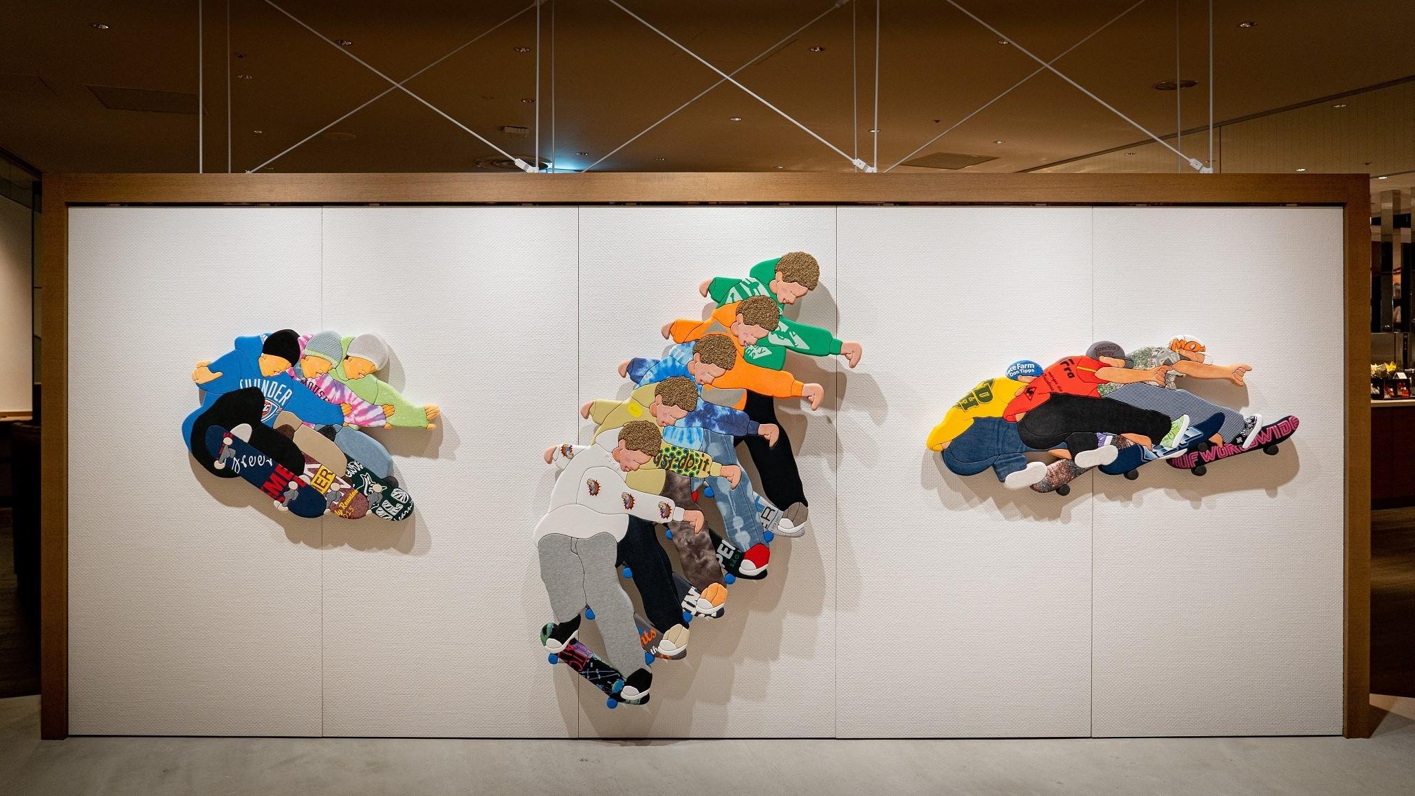 オープン時は現代アーティスト・谷敷謙氏のアートを展示している画像です