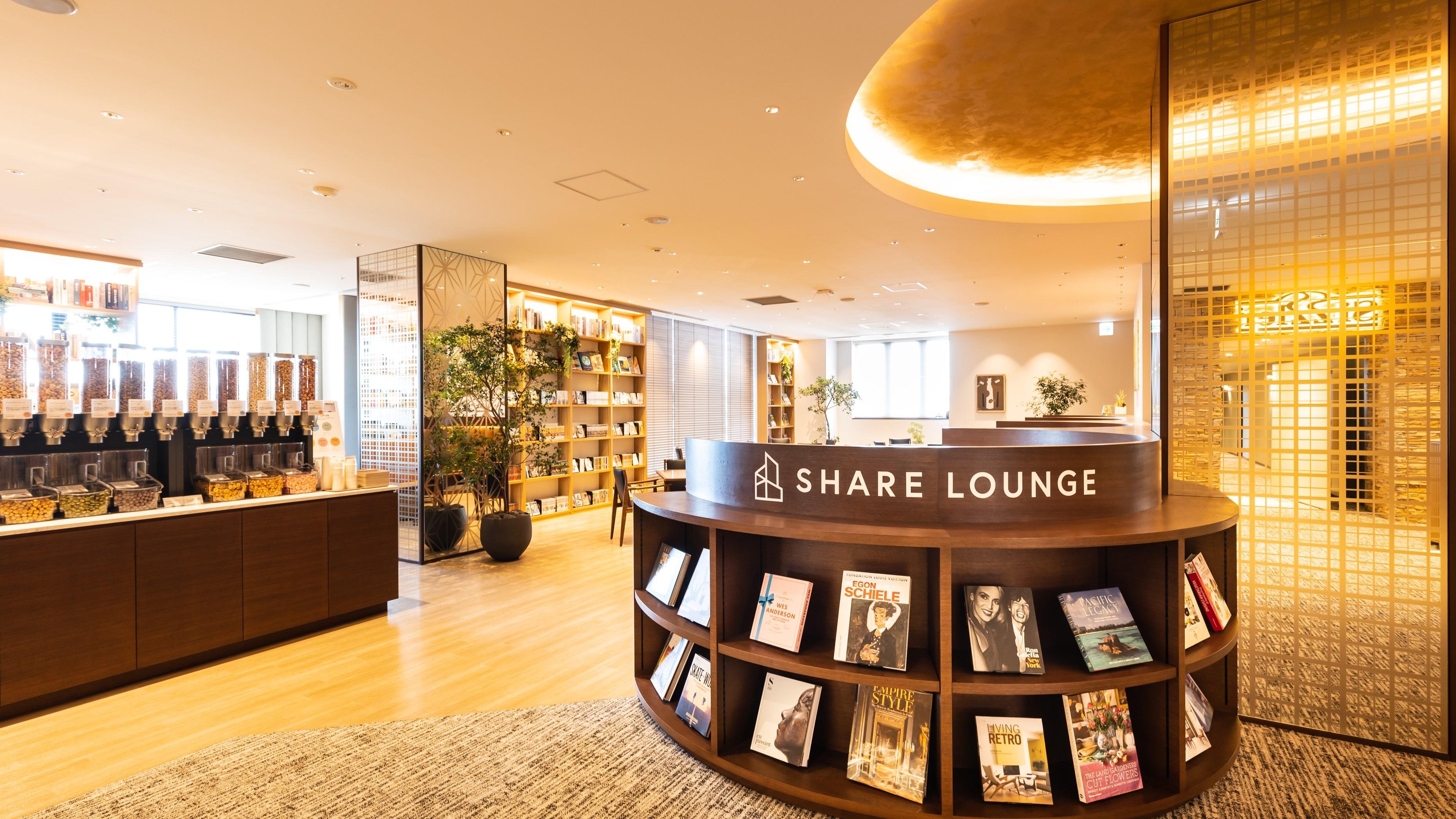 宿泊者以外も利用できる5F「SHARE LOUNGE」の画像です