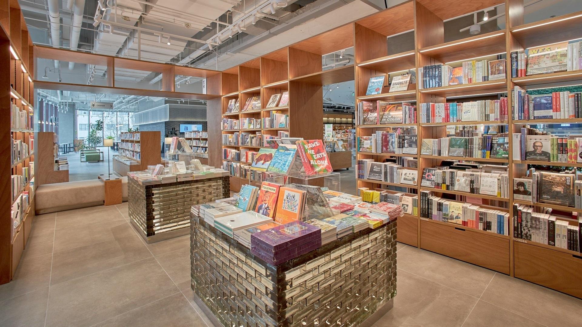 『TSUTAYA BOOKSTORE上海MOHO店』 1月13日(金)OPENの説明画像です