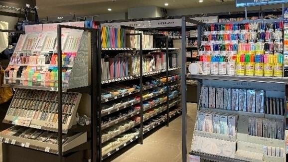 コンセプトは「Convenience with New normal」「TSUTAYA BOOKSTORE 海老名店」2023年3月8日 オープンの説明画像です