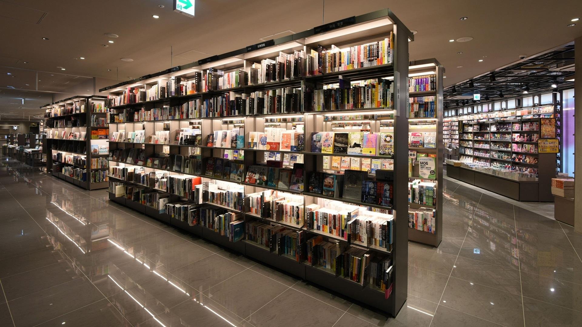 「TSUTAYA BOOKSTORE 渋谷サクラステージ」の店内写真です