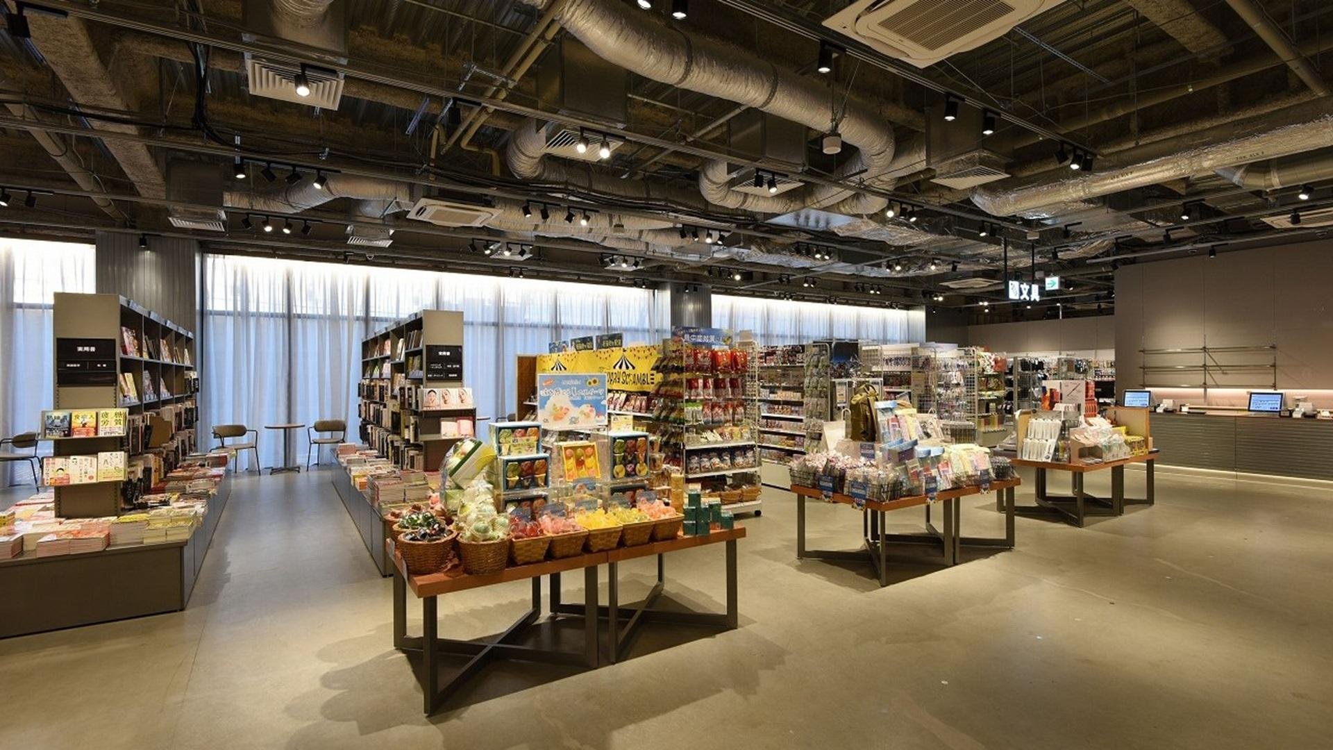 「TSUTAYA BOOKSTORE ゆめが丘ソラトス」の店内写真です