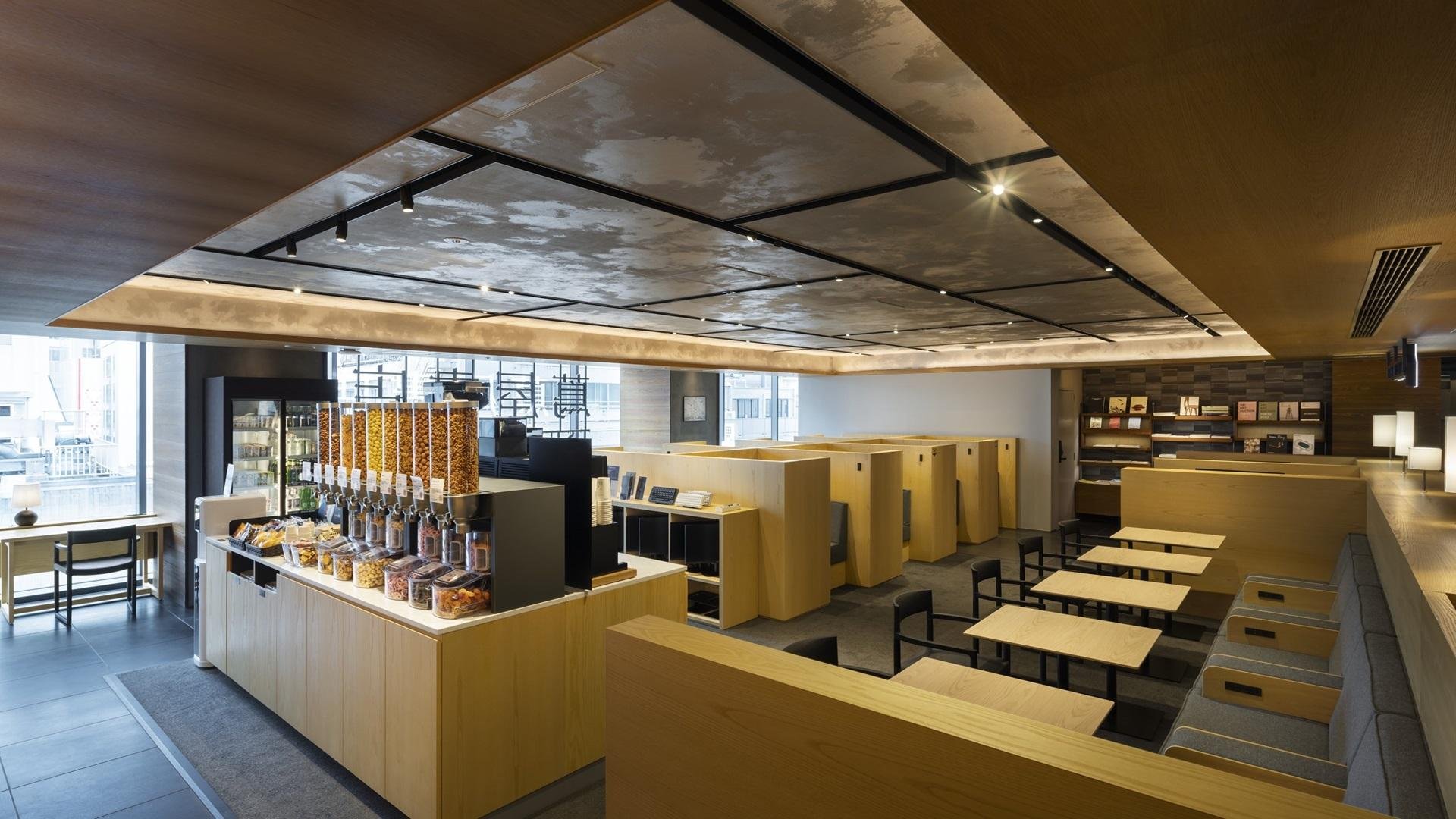 「銀座 蔦屋書店 SHARE LOUNGE」の店内画像です。