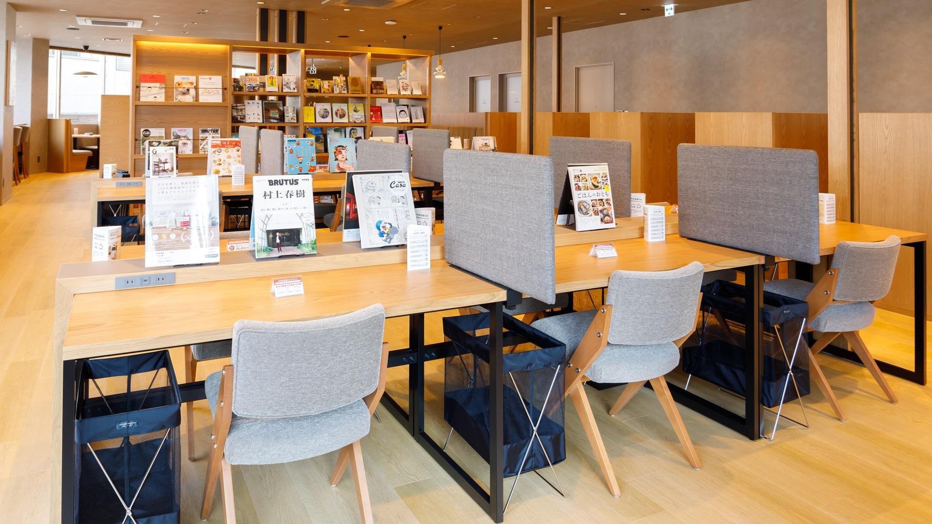 「SHARE LOUNGE Olive LOUNGE成増」の内観写真です