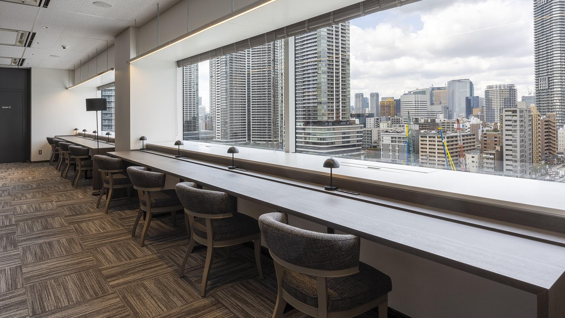 「SHARE LOUNGE晴海トリトン with H¹T」の店内画像です。