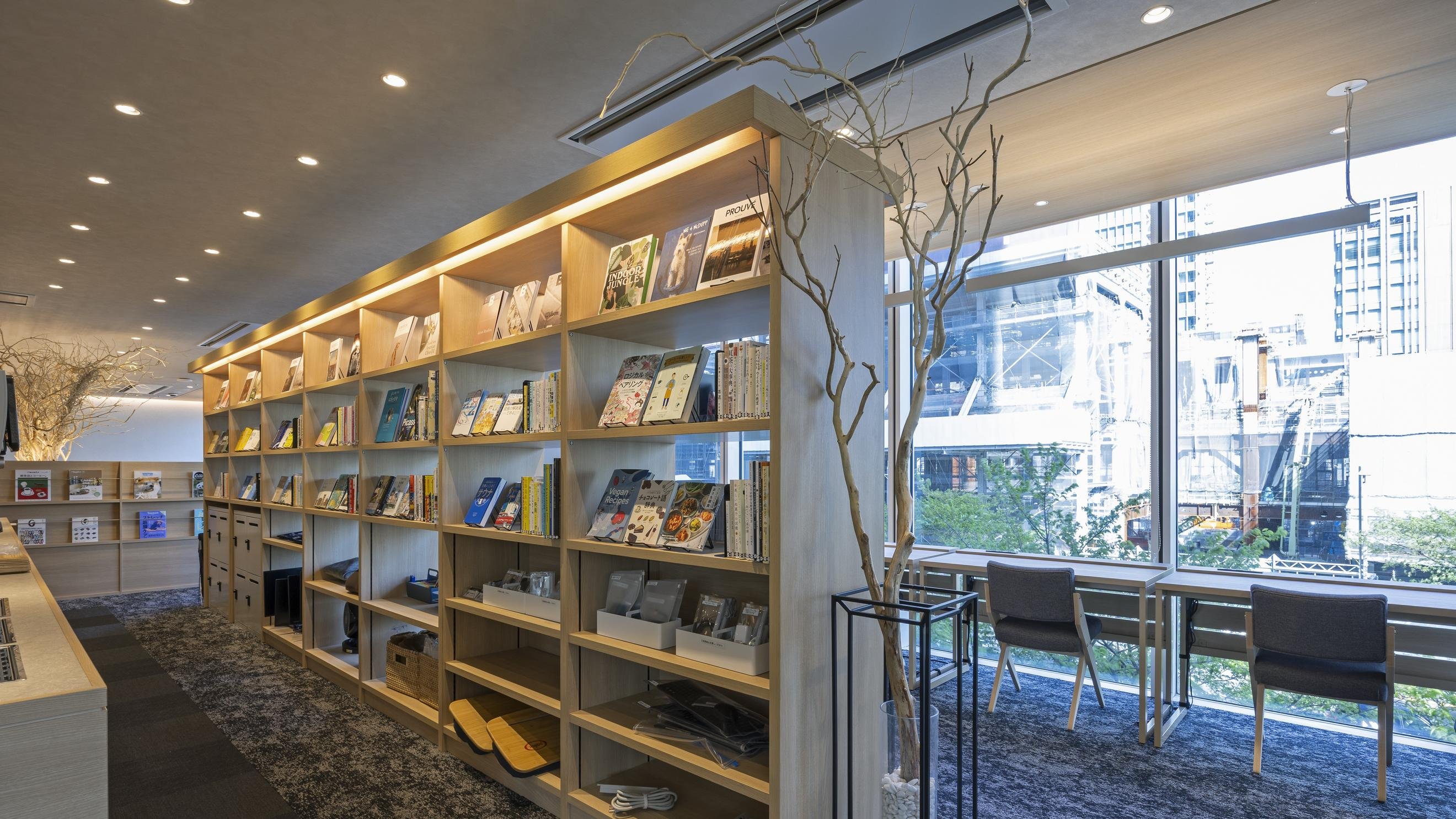 「SHARE LOUNGE ワークスタイリング八重洲南口」の店内画像です。