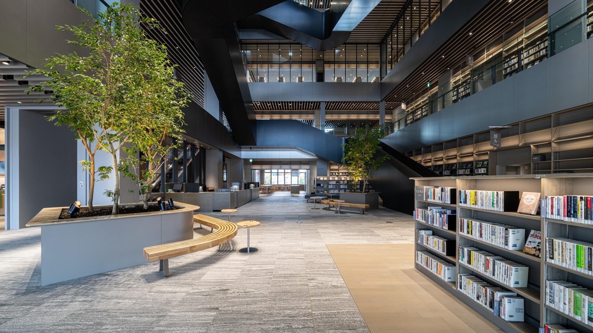 門真市立文化創造図書館KADOMADOオープン