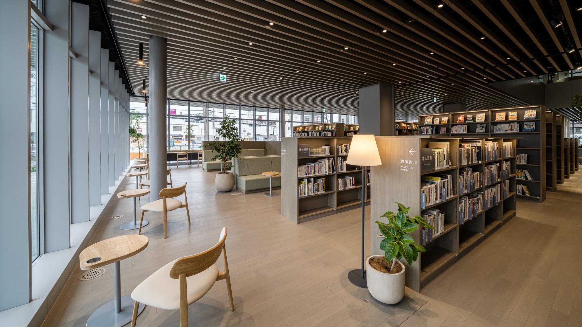 門真市立文化創造図書館KADOMADOオープン