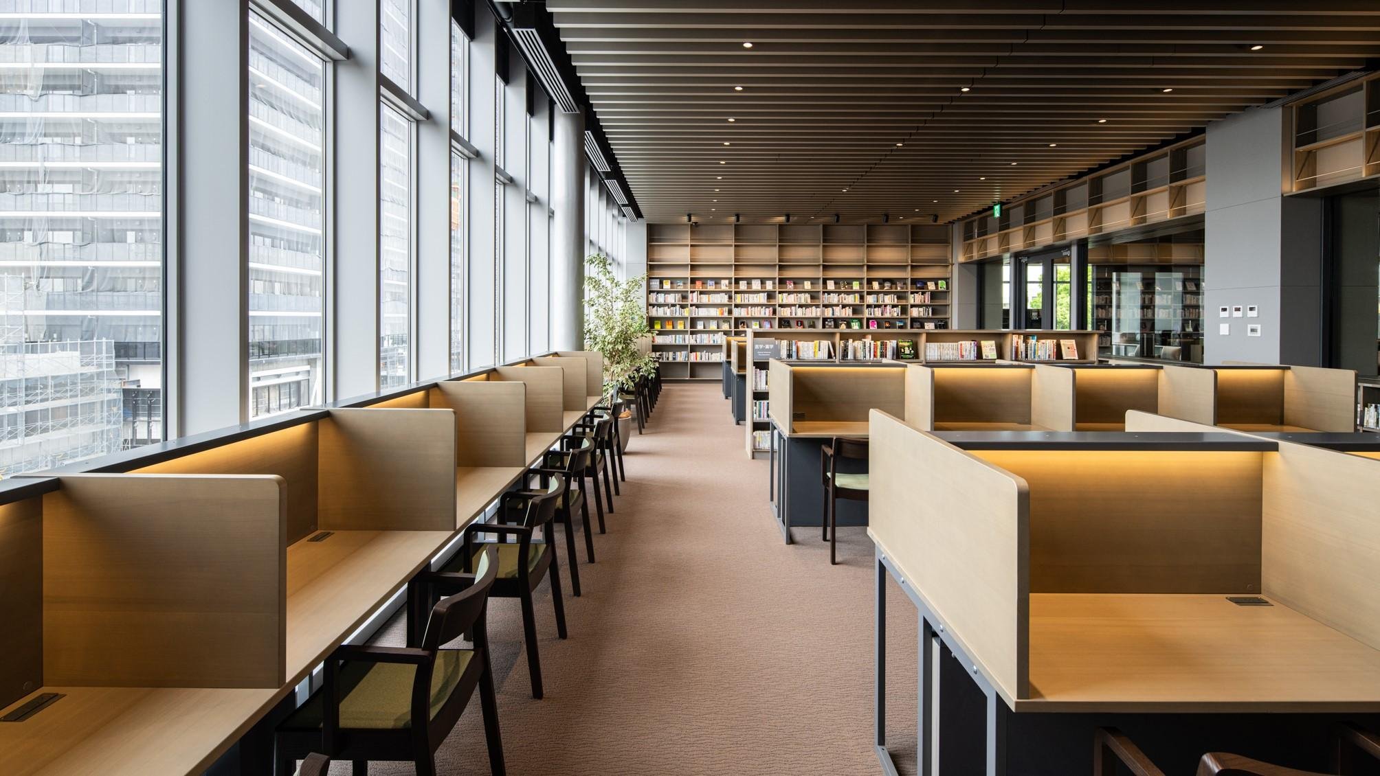 門真市立文化創造図書館KADOMADOオープン