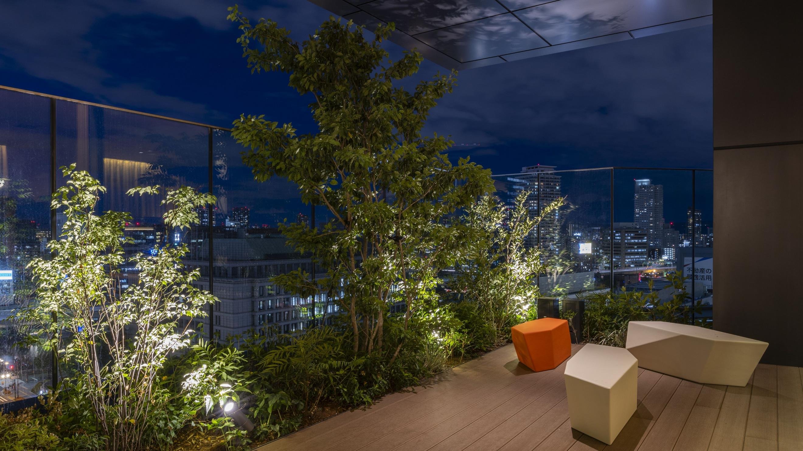 「SHARE LOUNGE 淀屋橋ゲートタワー with PLUS」の店内画像です。