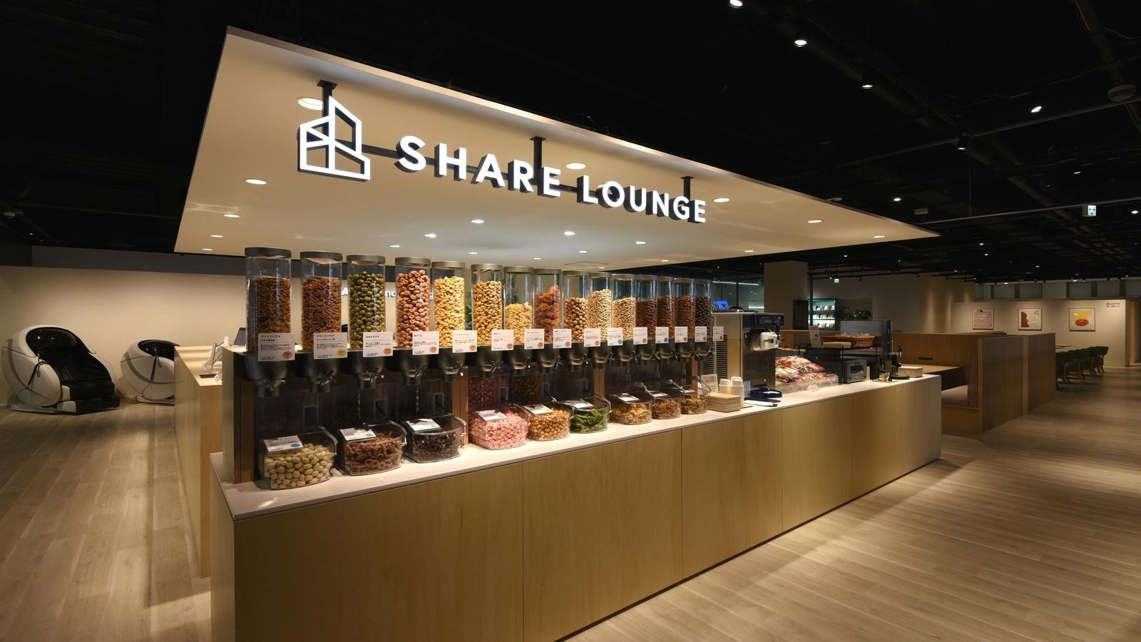 全国初の「BOOK & CAFE」「SHARE LOUNGE」「TSUTAYA Conditioning」複合店舗『TSUTAYA BOOKSTORE 香里園』の説明画像です