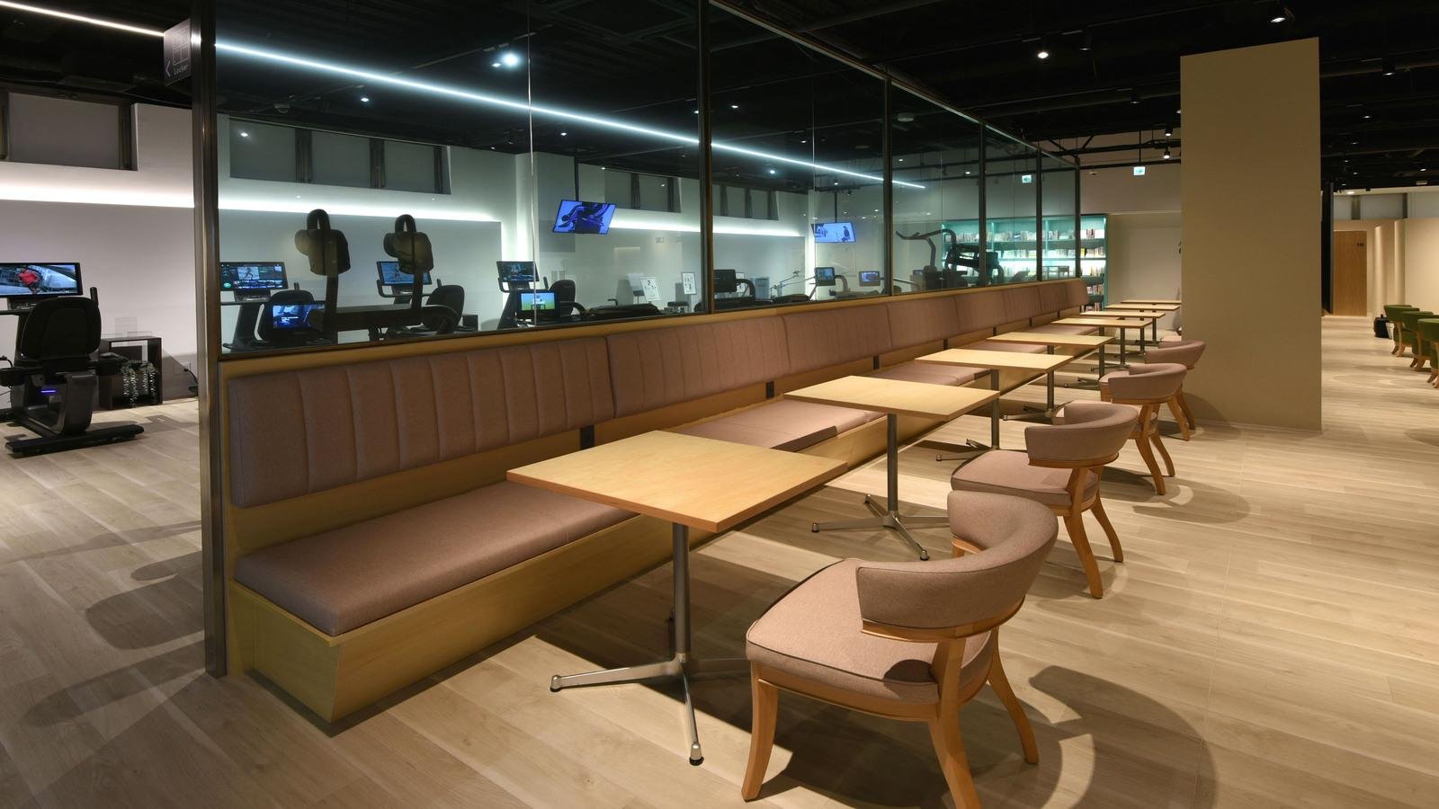 全国初の「BOOK & CAFE」「SHARE LOUNGE」「TSUTAYA Conditioning」複合店舗『TSUTAYA BOOKSTORE 香里園』の説明画像です