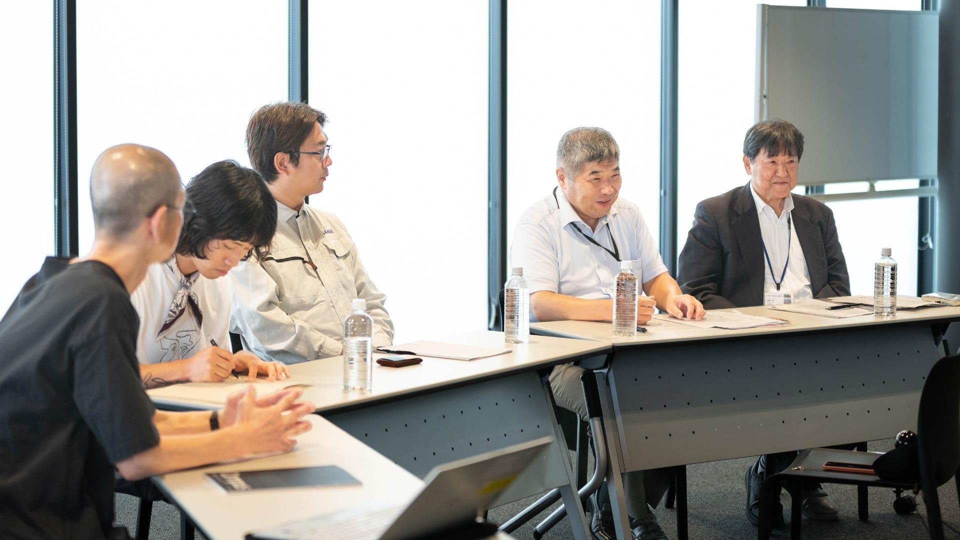 公共施設の運営から、街の自走へ。シャッター商店街を再生した「共創型タウンマネジメント」の説明画像です