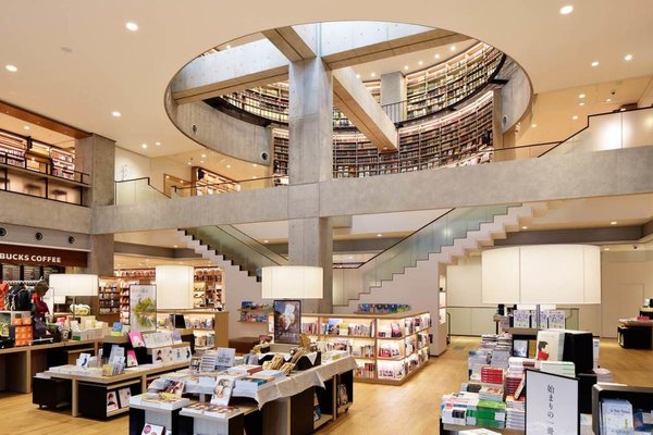 海老名市立中央図書館　2015年10月1日リニューアルオープン