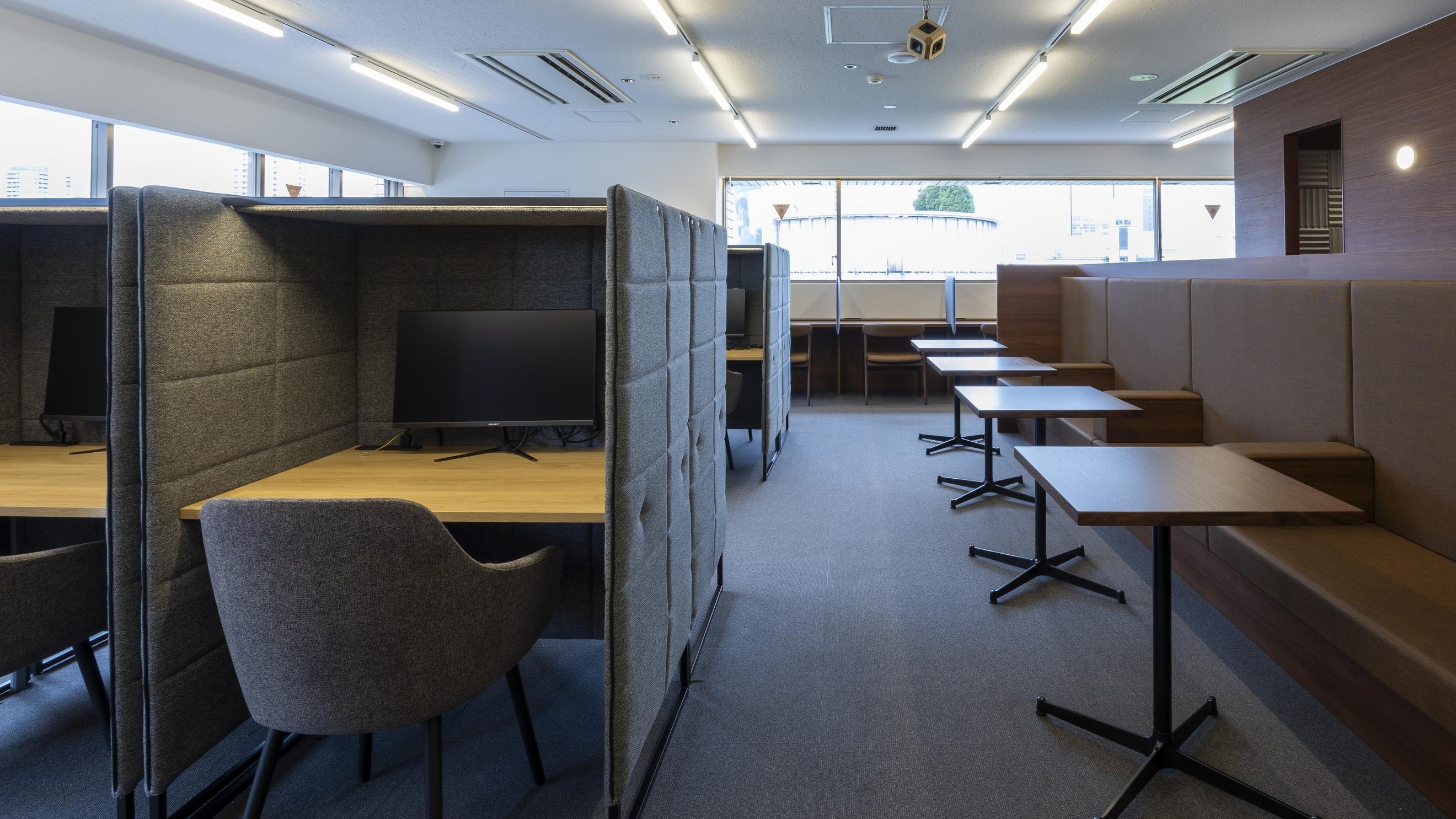 SHARE LOUNGEの快適さに加え、ワークや学びに集中し